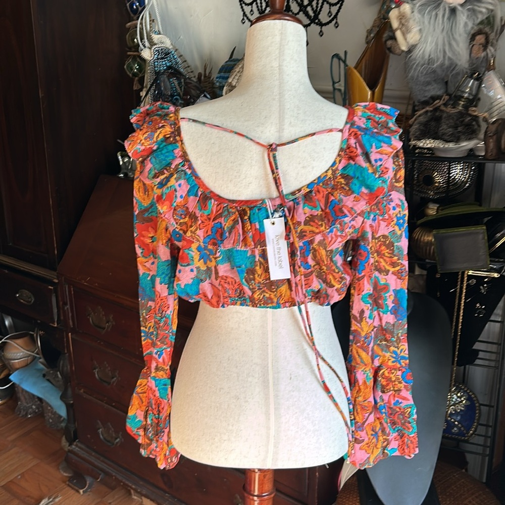 Floral Ruffle Crop Top - Picture 3 of 16
